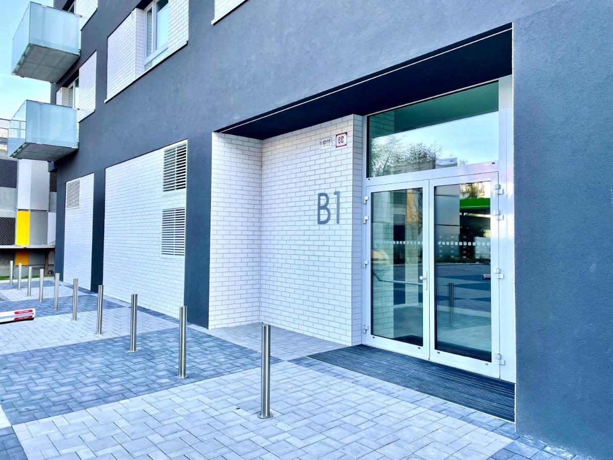 Arenas Apartment Bratislava Exterior photo